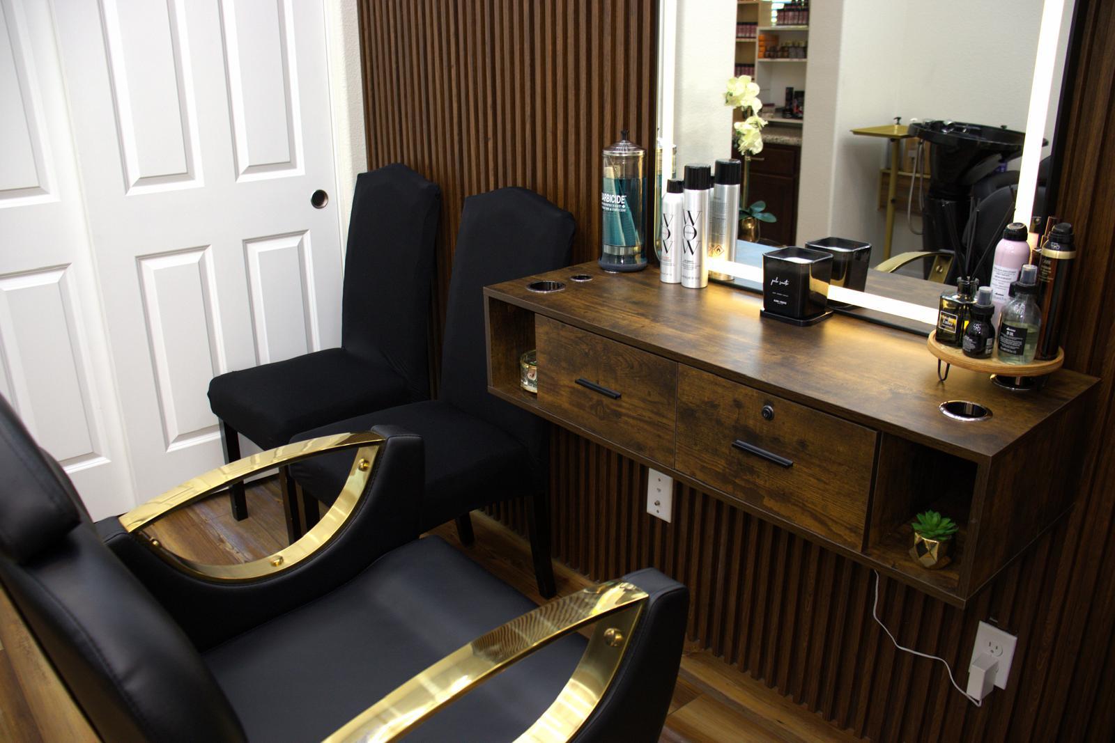 Cali Beauty Loft — styling chair and vanity station
